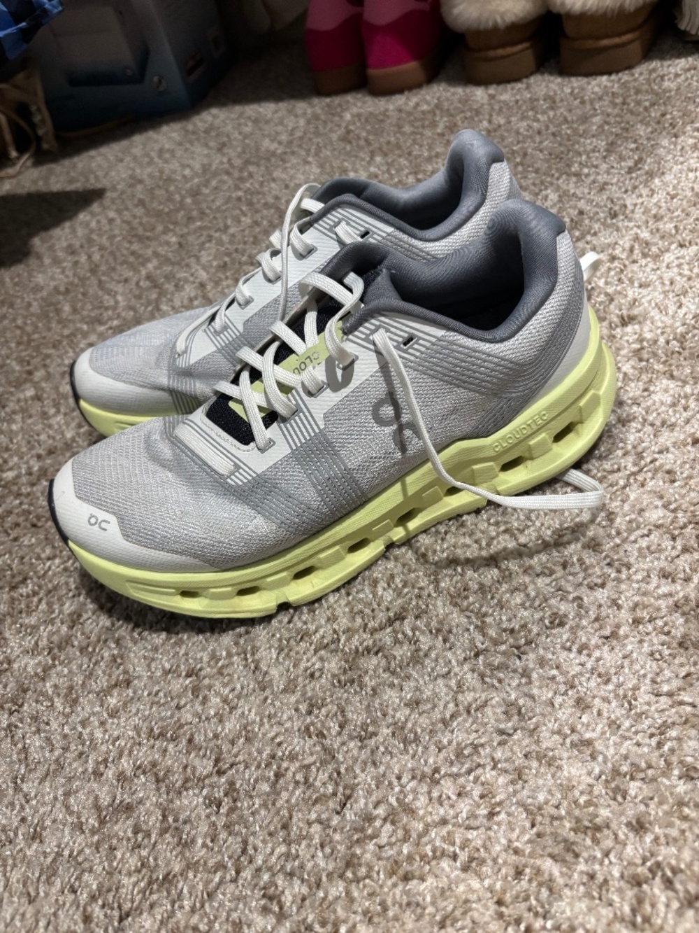 OnCloud Women's Size 8.5